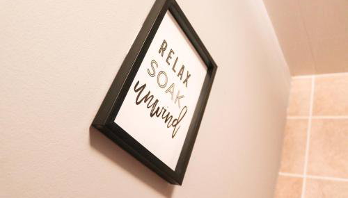 Cheerful - 3 Bed - Serviced Accommodation - In Heart of Northumberland - Sleeps 6 - Foto 3