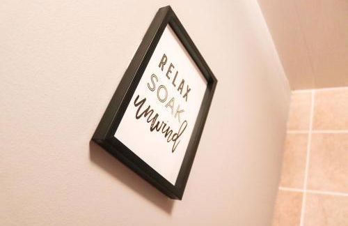 Cheerful - 3 Bed - Serviced Accommodation - In Heart of Northumberland - Sleeps 6 - Foto 3