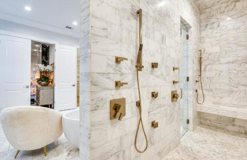 Sprawling Suwanee Home Theater, Pool, Hot Tub! - Foto 19