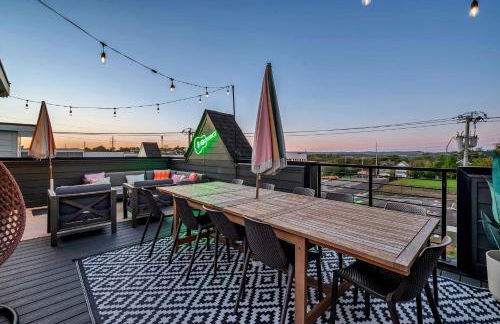 Designer Single Family House-Rooftop- Hot Tub - Foto 62