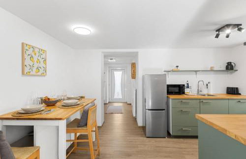 Ferienwohnung Goltan - Zentral - Küche - WIFI - Foto 17