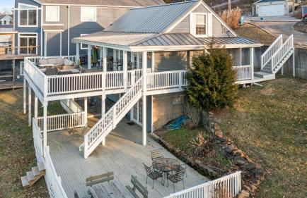 Lakefront, Private Covered Dock, Huge Balconies - Foto 3