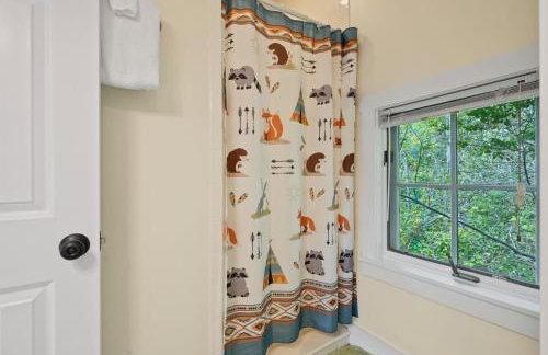 Mtn Views Hot Tub Close to Asheville - Foto 27