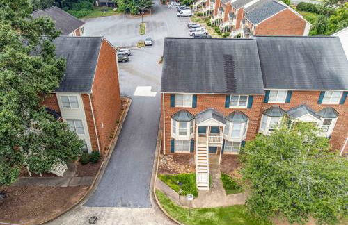 Five Points Dawg Crib On Campus - Photo 40