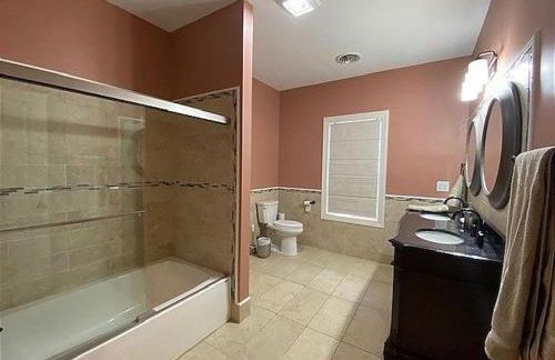 9 Bedroom Saratoga Retreat, In-Ground Heated Pool, HotTub, Firepit, Gourmet Kitchen, Private Office - Foto 27