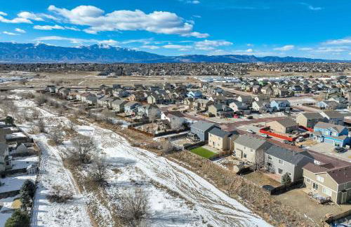 Silver Outpost Near Peterson SFB & Game Lounge - Foto 57