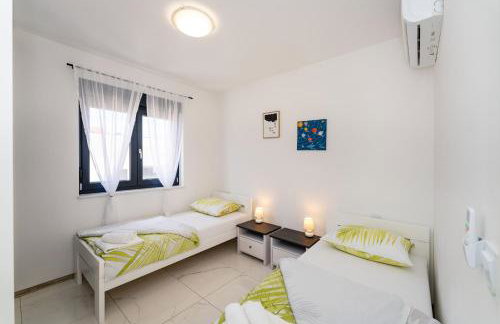 Villa Essenza Mare in Vodice with private pool & pet friendly - only 650 meters from the beach - Photo 24