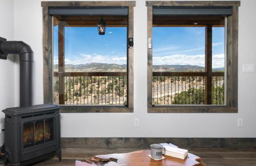 Overlook Cabin. Romantic Views Fire Pit/Hot Tub & Zion Adventure - Foto 2