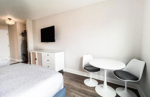 Beach Vibes with Great Amenities on the 2nd Floor - Foto 3