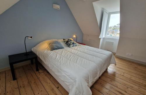 House in Terenez with Stunning Harbour Views - Photo 10