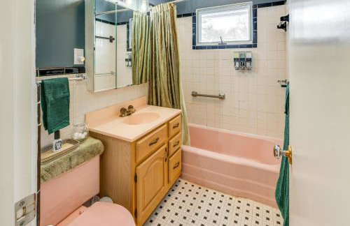 9 Mi to Lake George Village Home in Queensbury - Foto 19