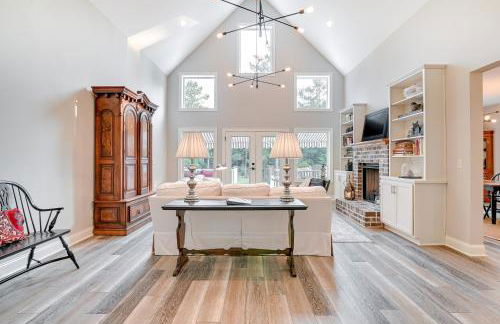 Expansive Georgetown Home with Decks and Fire Pit! - Foto 6