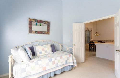 SERENE & ATTRACTIVE 3BR HEATED POOL/SPA HOME - Photo 26