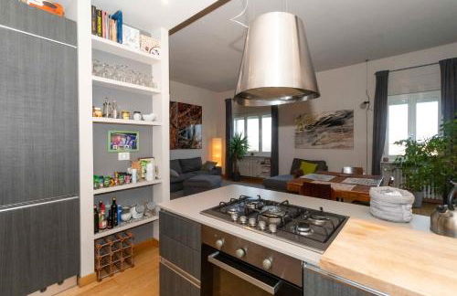 GuestHost - Charming apartment with parking! - Photo 10