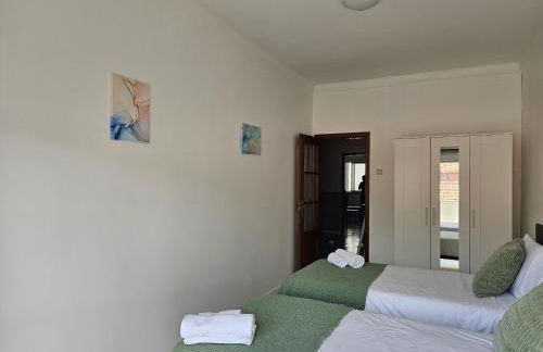 Light Spacious Almada Apartment - Foto 23