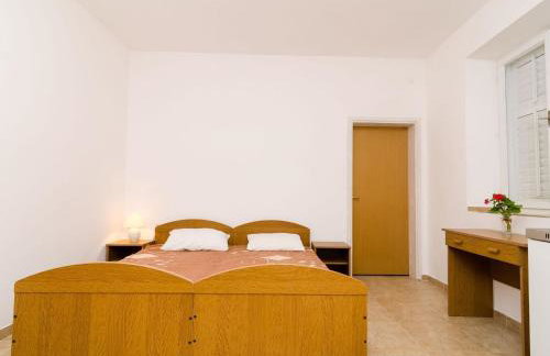 Apartment with balcony and sea view - Photo 8