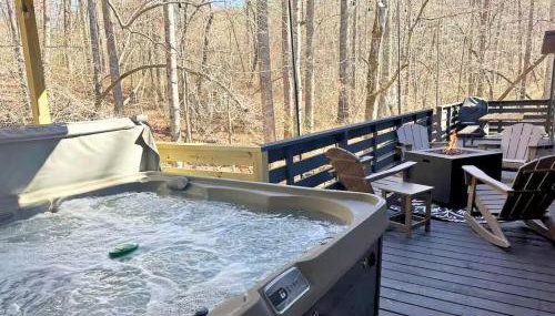 Blueberry Farm Cottage, Hot Tub, Creek, Game Room - Foto 2