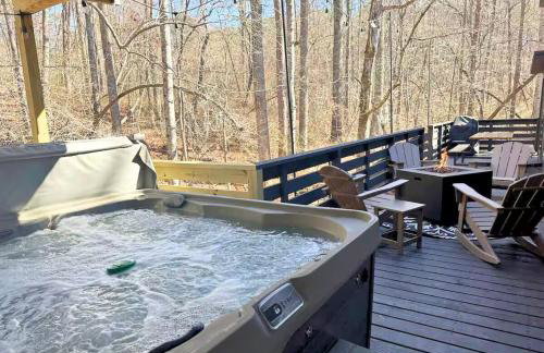 Blueberry Farm Cottage, Hot Tub, Creek, Game Room - Foto 2