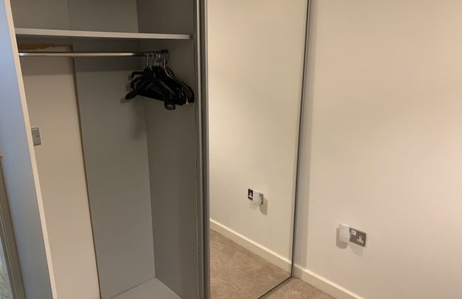 Stylish and Immaculate 2-bed Apartment in Leigh - Foto 16