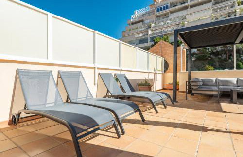 Seaside stay with large terrace, pool & parking REMS - Foto 17