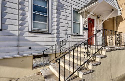 Walk to Public Transit! Pet-Friendly Lodi Apt - Foto 24