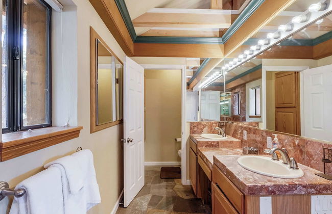 Mountainside Overlook Lake Views & Hot Tub - Foto 17