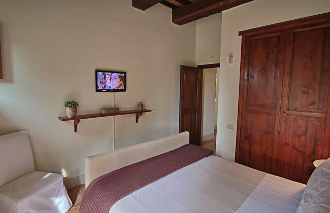 Modern Holiday Home in Foligno - Loc. With Pool - Foto 26