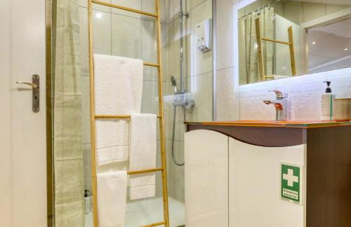 Casa da Praia, a Home in Madeira - Photo 36