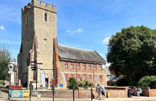 The Tower, 1 bed 1850's Tiny House - Foto 26