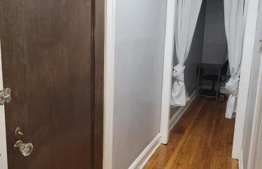 Across St Francis Hospital and near Northwestern - Foto 22