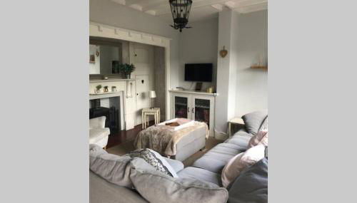 Garden Suburbs Cottage - Photo 2