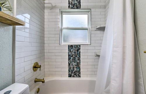 Lake Granbury Getaway about 1 Block to Waterfront - Foto 20