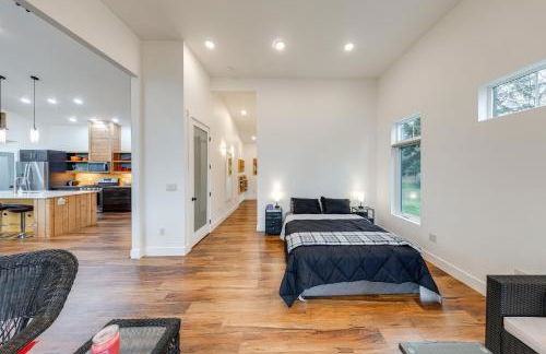 Water Views Whidbey Island Hideaway with Deck - Foto 10