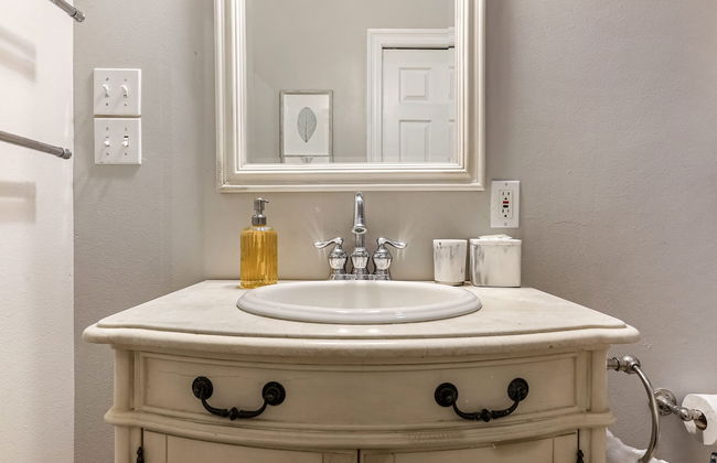 Modern 3BR Condo With Pool - Foto 40