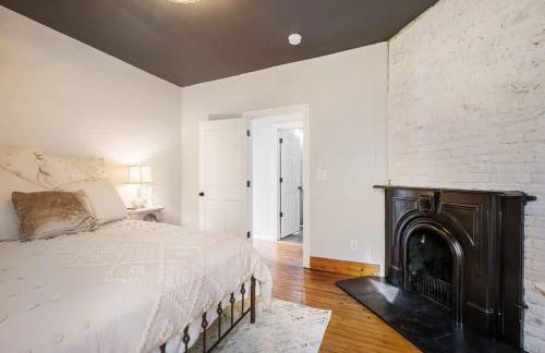 Spacious retreat w private backyard near downtown - Foto 23