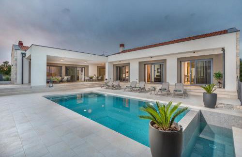 Villa Lastine by Villsy - Photo 11