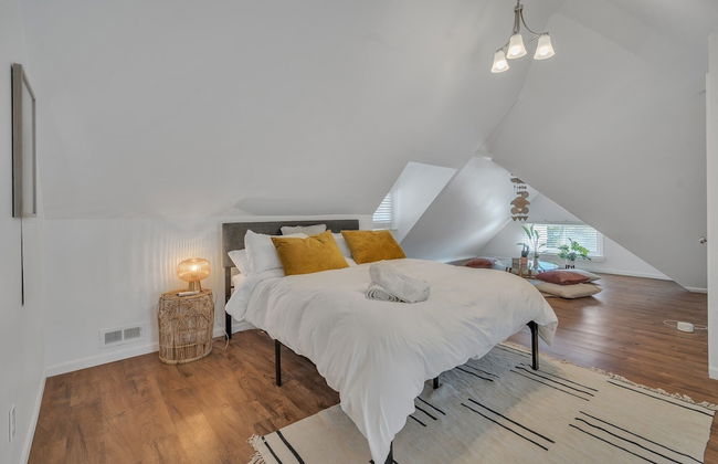 Pet Friendly 5BR Home near Downtown Detroit by RedAwning - Photo 15