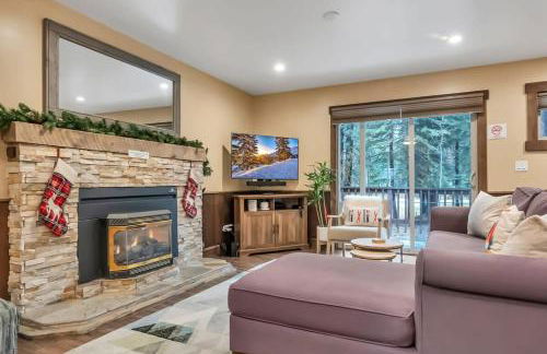 3BD with Hot Tub Two Minutes from King Beach - Foto 1