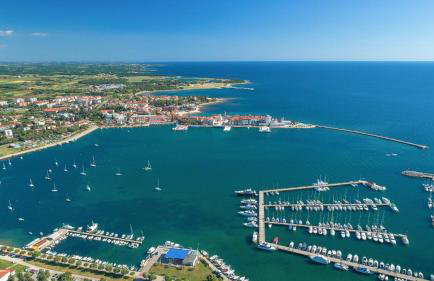 Apartment Narcisa with Terrace - Photo 22