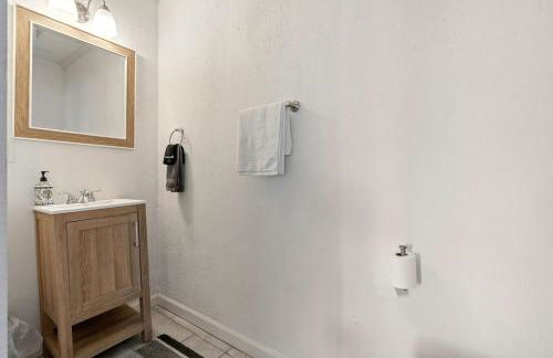 Mara Retreat with Fire Pit-Grill-Patio-Games-Jacuzzi - Photo 46