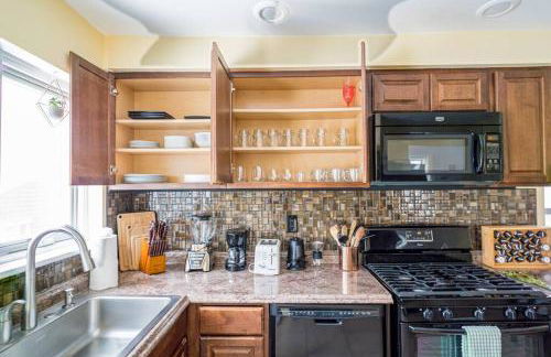 2Units 4BR 3BA Cape Cod Designer House - Foto 28