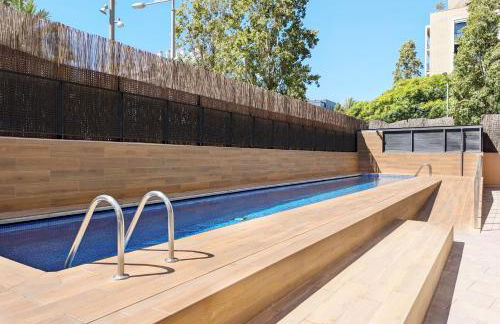 Spacious 2 Bedroom Apartment with Terraces Pool and Parking near the Beach - Foto 53