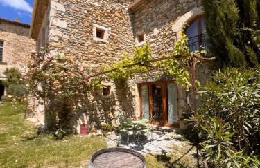 Gîtes du Château d'Alençon - Photo 2