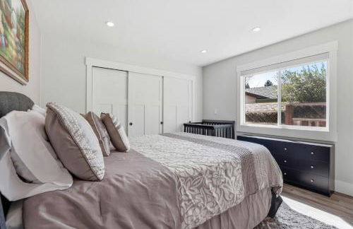 Angie Oasis Yard, Loft & Stocked Kitchen - Photo 16