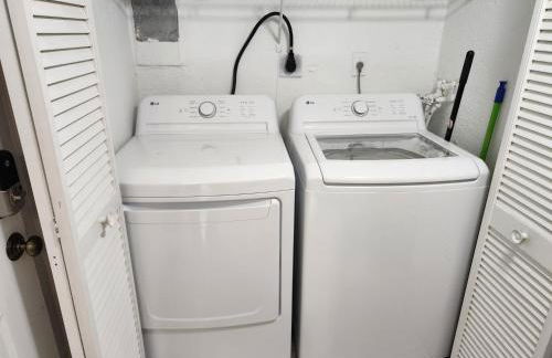 Beautiful 2-Bedroom Condo Near Universal and other Orlando Attractions, King Bed & Wi-Fi - Foto 35