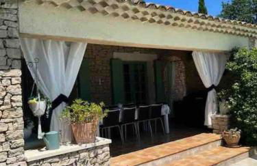 84A - "Mas d'Elise" magnificent villa with pool in the heart of Luberon - Foto 28