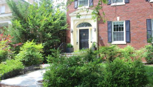 COMFY Basement Home 2 Bdrm1Den 3Queen Beds - Foto 2