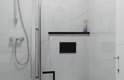 Amazing Home In Modric With Wifi - Photo 10