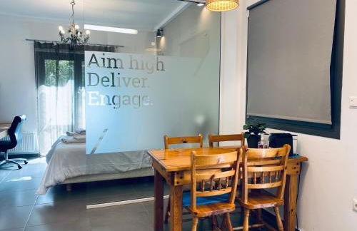 Small Gem Studio Athens, next to metro nomismatokopeio - Foto 11