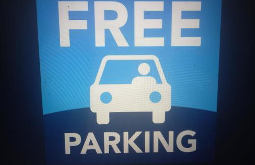 HOME SUITE HOME with FREE PARKING GARAGE - CON PARCHEGGIO INCLUSO nuovo con 2 camere da letto e due bagni - new apartament with 2 bdrooms 2 bathrooms- jellow SUBWAY METRO gialla Porta Romana 3 stops to Duomo - Foto 1